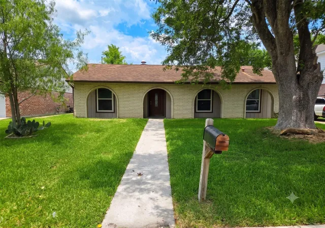 Homes for sale in Houston, TX | 11250 Pompano Ln, Houston, TX 77072 | MLS# 47118898