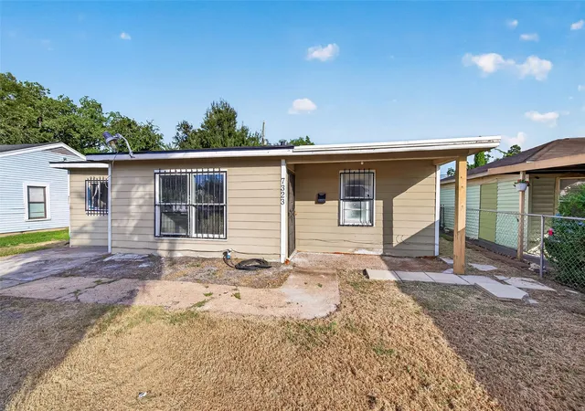 3rd image of 7323 Hurtgen Forest Rd, Houston, TX 77033 | MLS# 29463421