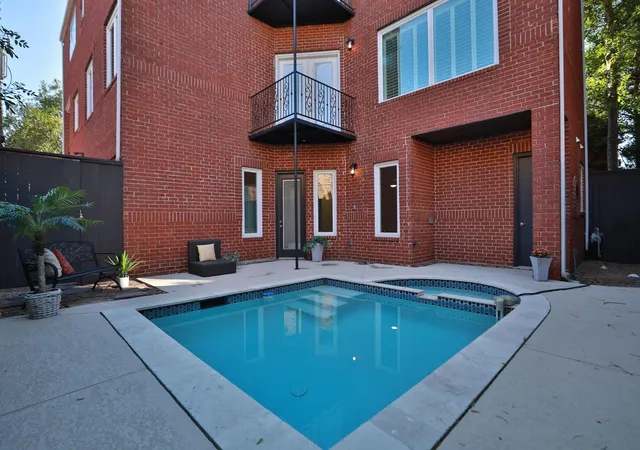 Photo 1 of Sale Pending at 1117 Potomac Dr #C, Houston, TX 77057 | MLS# 22828096 | Listing updated on 2026-09-12