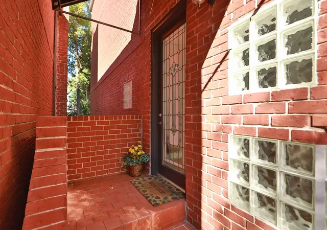 Photo 2 of Sale Pending at 1117 Potomac Dr #C, Houston, TX 77057 | MLS# 22828096 | Listing updated on 2026-09-12