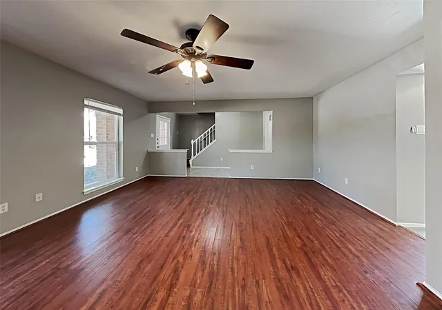 Photo 3 of Single family home for sale at 2902 Clear Ridge Dr, Houston, TX 77339 | MLS# 14763180 | Listing updated on 2026-08-29