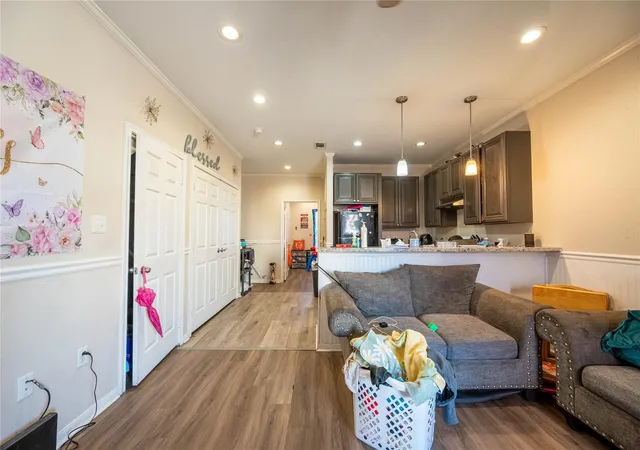 Photo 3 of Single family home for sale at 913 Moody Ave, Galveston, TX 77550 | MLS# 65225190 | Listing updated on 2026-07-31