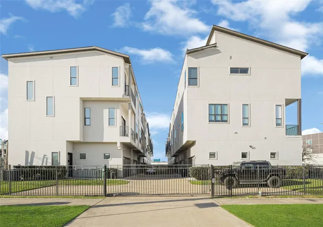 32nd image of 2317 Cleburne St, Houston, TX 77004 | MLS# 70392340