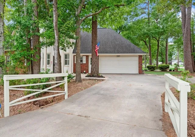 Homes for sale in Tomball, TX | 14151 Buckingham Ln, Tomball, TX 77375 | MLS# 61157319
