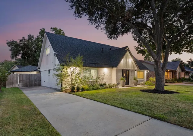 Photo 4 of Sale Pending at 2318 Elmgate Dr, Houston, TX 77080 | MLS# 36551837 | Listing updated on 2026-09-19