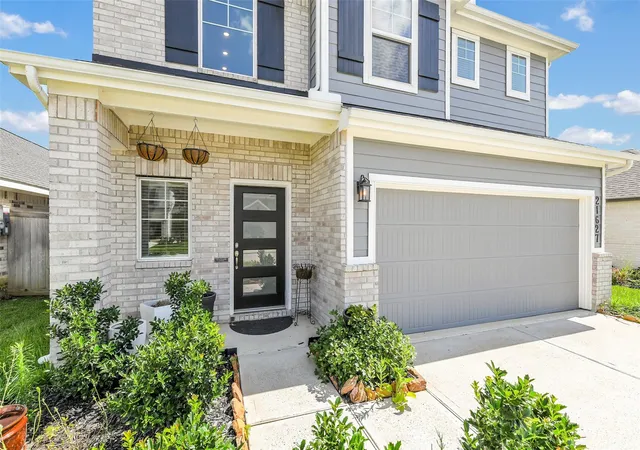 Photo 2 of Single family home for sale at 21627 Alberta Forest Cir, Magnolia, TX 77355 | MLS# 78695730 | Listing updated on 2026-05-30