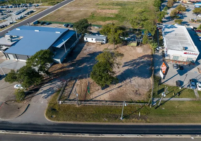2nd image of 191 I 45, Huntsville, TX 77320 | MLS# 22373141