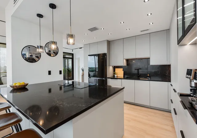Photo 3 of Condo for sale at 14 Greenway Plz #9R, Houston, TX 77046 | MLS# 10119386 | Listing updated on 2026-09-09