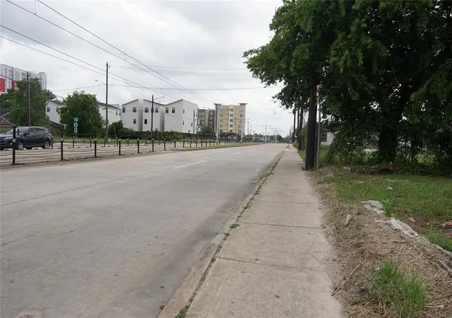 3rd image of 2808 Scott St, Houston, TX 77004 | MLS# 67626162