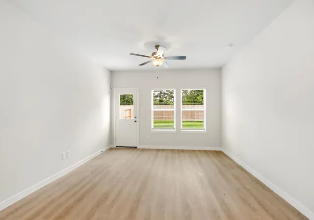 Photo 3 of Single family home for sale at 233 Elm Spring Dr, Hockley, TX 77447 | MLS# 59643438 | Listing updated on 2026-10-18