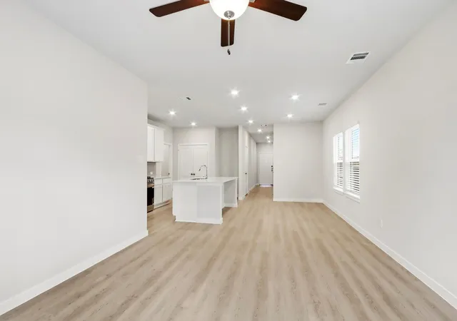 Photo 4 of Single family home for sale at 233 Elm Spring Dr, Hockley, TX 77447 | MLS# 59643438 | Listing updated on 2026-10-18