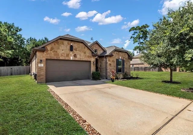 Photo 1 of Single family home for sale at 2012 Elkington Cir, Conroe, TX 77304 | MLS# 10340439 | Listing updated on 2026-05-06