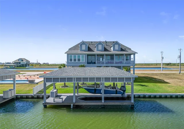 3rd image of 9 Hawkeye, Hitchcock, TX 77563 | MLS# 16683512