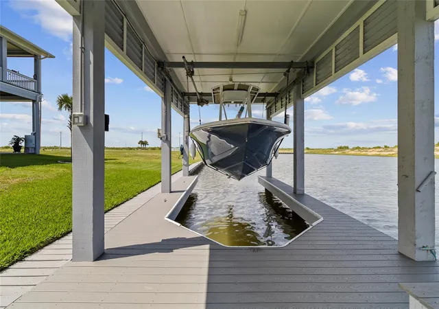 5th image of 9 Hawkeye, Hitchcock, TX 77563 | MLS# 16683512
