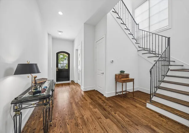 Photo 2 of Single family home for sale at 6631 Edloe St, Houston, TX 77005 | MLS# 58266097 | Listing updated on 2026-09-13