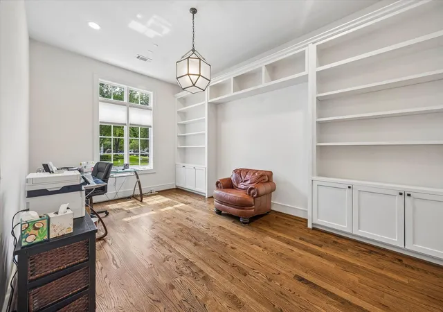 Photo 3 of Single family home for sale at 6631 Edloe St, Houston, TX 77005 | MLS# 58266097 | Listing updated on 2026-09-13