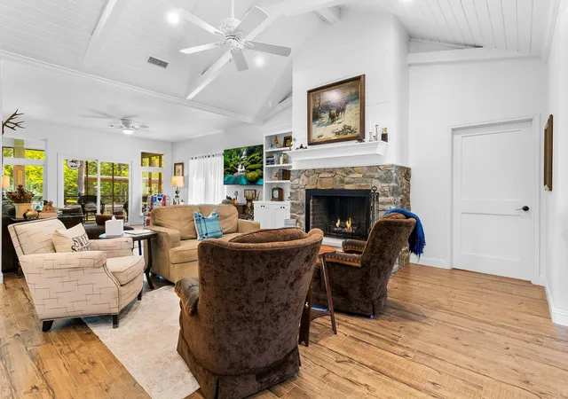 4th image of 229 Knollwood Crk, Onalaska, TX 77360 | MLS# 88158898