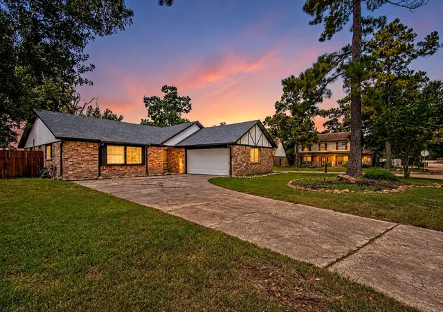 Photo 4 of Sale Pending at 17811 Hawk Hvn Ln, Spring, TX 77379 | MLS# 52784325 | Listing updated on 2026-09-09