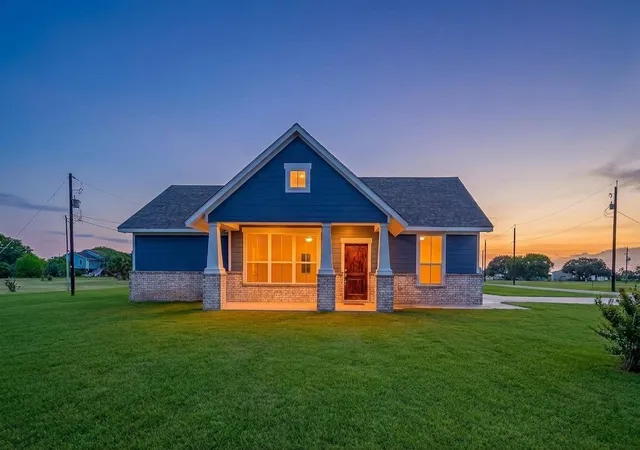 Homes for sale in Palacios, TX | 497 Arrowhead Dr, Palacios, TX 77465 | MLS# 56443403