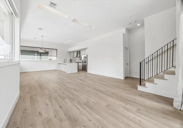 4th image of 1703 Beall St, Houston, TX 77008 | MLS# 91644722