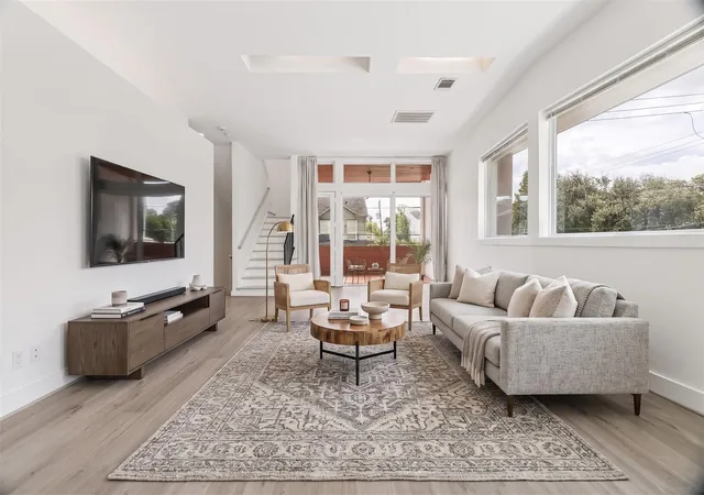 5th image of 1703 Beall St, Houston, TX 77008 | MLS# 91644722