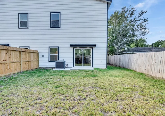 2nd image of 3510 Grassmere St, Houston, TX 77051