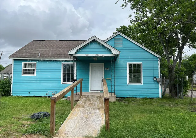 Photo 1 of Single family home for sale at 5745 Newport St, Houston, TX 77023 | MLS# 50682256 | Listing updated on 2026-09-21