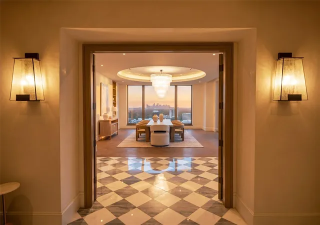 3rd image of 1275 S Post Oak Ln #2502, Houston, TX 77056 | MLS# 40248263