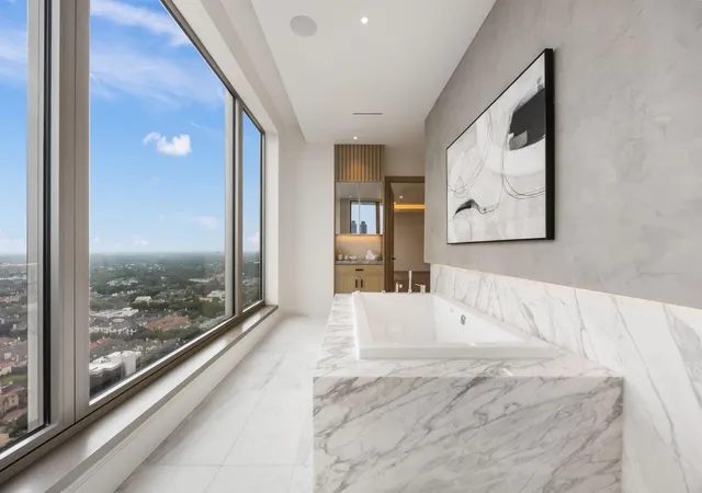 2nd image of 1275 S Post Oak Ln, Houston, TX 77056