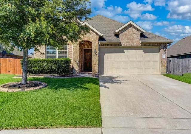 Photo 2 of Single family home for sale at 18107 Svensson Slade Ln, Houston, TX 77044 | MLS# 70216030 | Listing updated on 2026-08-20