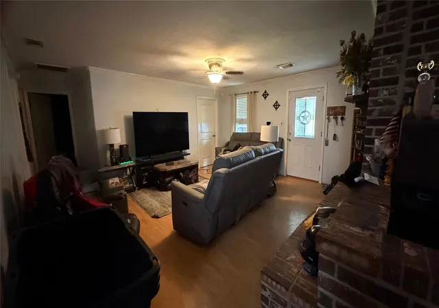 Photo 3 of Single family home for sale at 227 County Rd 912a, Brazoria, TX 77422 | MLS# 5644885 | Listing updated on 2026-03-01