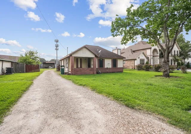 Single family home for sale at 2618 Violet St, Pasadena, TX 77503 | MLS# 3128926