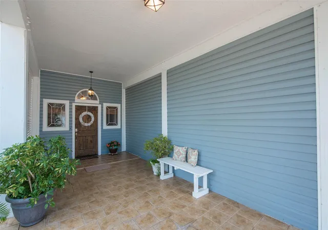 3rd image of 318 Sunset Cir, Galveston, TX 77554 | MLS# 32757624