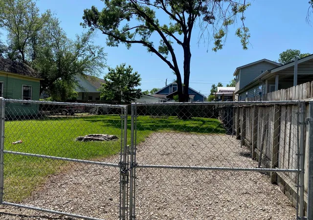1st image of 1911 Chestnut St, Houston, TX 77009 | MLS# 35670353