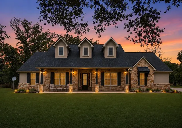 Photo 1 of Single family home for sale at 814 China Grv Dr, Rosharon, TX 77583 | MLS# 80914462 | Listing updated on 2026-08-22