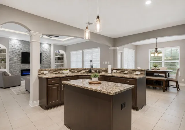 Photo 2 of Single family home for sale at 814 China Grv Dr, Rosharon, TX 77583 | MLS# 80914462 | Listing updated on 2026-08-22