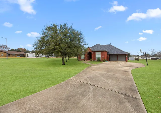Photo 3 of Single family home for sale at 6908 Westgate St, Wallis, TX 77485 | MLS# 43531679 | Listing updated on 2026-09-22