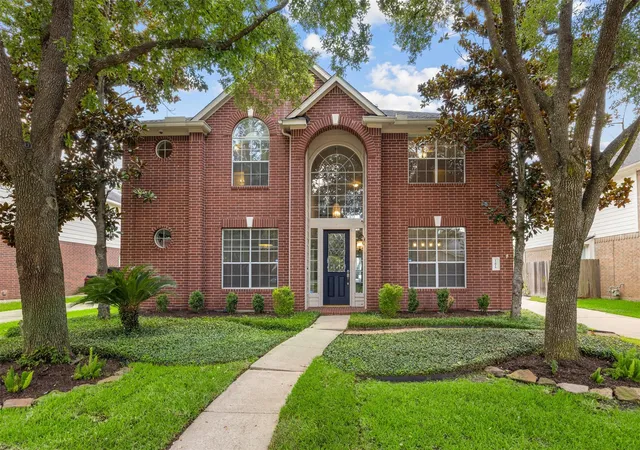 Photo 2 of Single family home for sale at 12815 Eldridge Pl Dr, Houston, TX 77041 | MLS# 67729846 | Listing updated on 2026-09-05