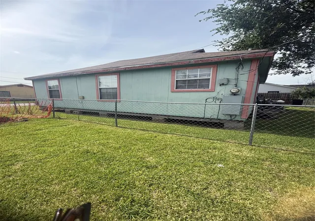 4th image of 4202 Gano St, Houston, TX 77009 | MLS# 52819577