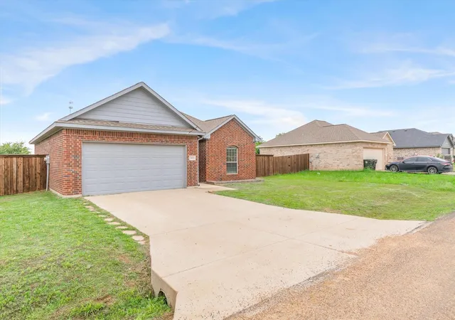 Homes for sale in Mabank, TX | 2422 Abigail Lane, Mabank, TX 75147 | MLS# 92453027