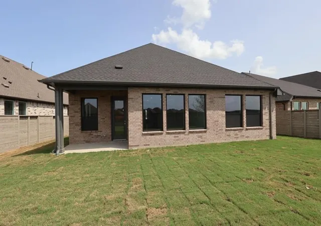2nd image of 7110 Salt Dome Dr, League City, TX 77546 | MLS# 93403477