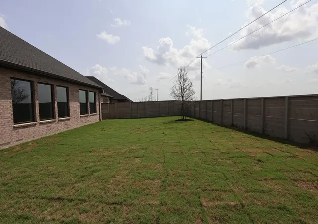 3rd image of 7110 Salt Dome Dr, League City, TX 77546 | MLS# 93403477
