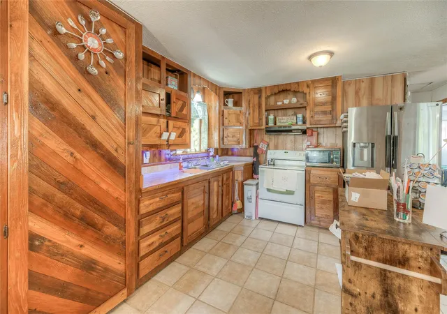 2nd image of 123 Hilltop, Onalaska, TX 77360 | MLS# 58575906