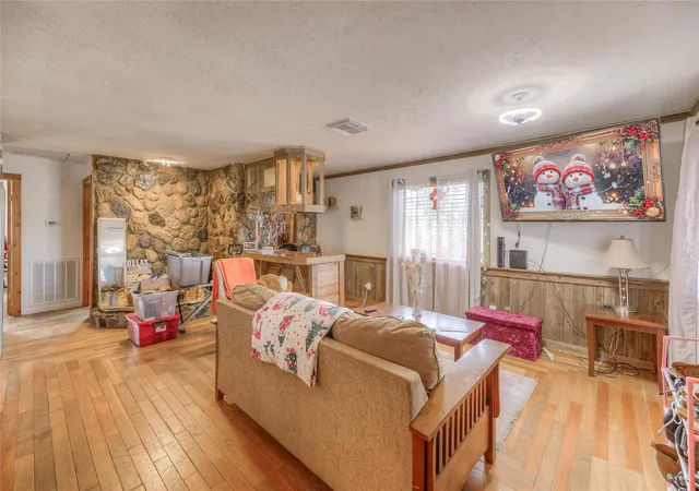 4th image of 123 Hilltop, Onalaska, TX 77360 | MLS# 58575906