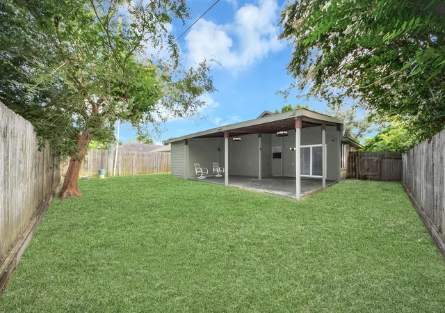 Homes for sale in Sugar Land, TX | 13827 Bay Gardens Dr, Sugar Land, TX 77498 | MLS# 65442810