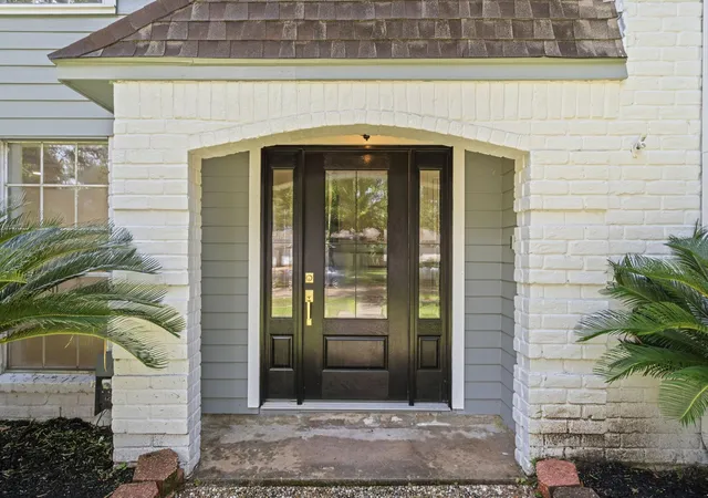 3rd image of 16318 Heatherdale Dr, Houston, TX 77059 | MLS# 8111575