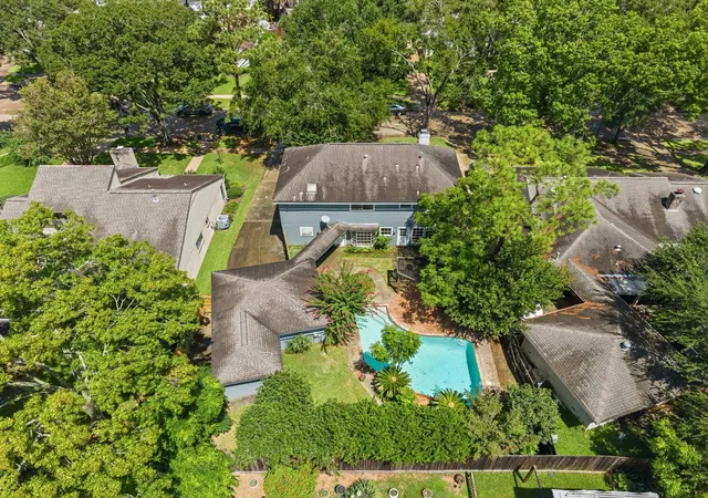 43rd image of 16318 Heatherdale Dr, Houston, TX 77059 | MLS# 8111575