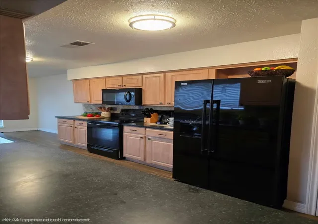 Photo 4 of Single family home for sale at 5523 Fair Forest Dr, Houston, TX 77088 | MLS# 61588652 | Listing updated on 2026-08-08