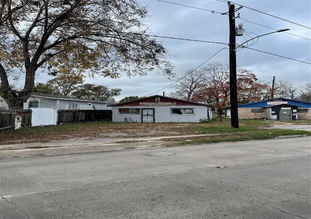 1st image of 7413 W Montgomery Rd, Houston, TX 77091 | MLS# 35370454
