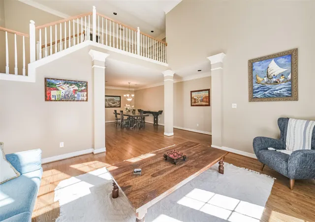 Photo 3 of Townhouse for sale at 227 Mcgowen St, Houston, TX 77006 | MLS# 36221672 | Listing updated on 2026-09-13